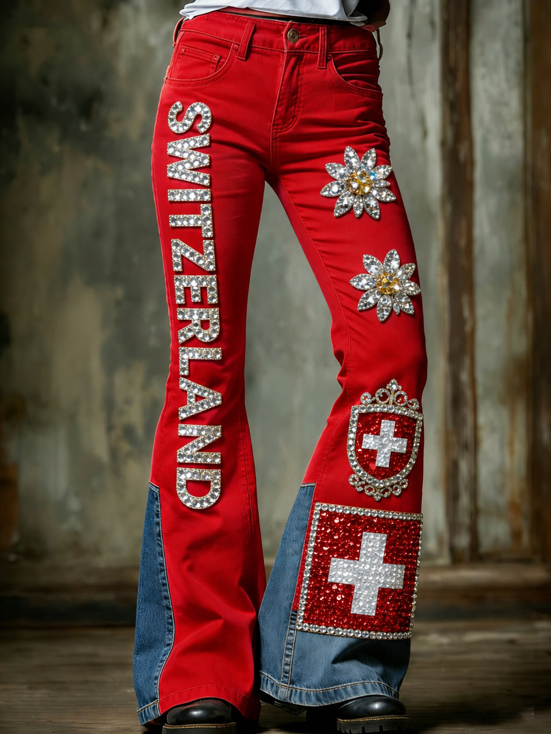 Damenhose mit Pailletten und Blumenmuster, ausgestellt geschnitten