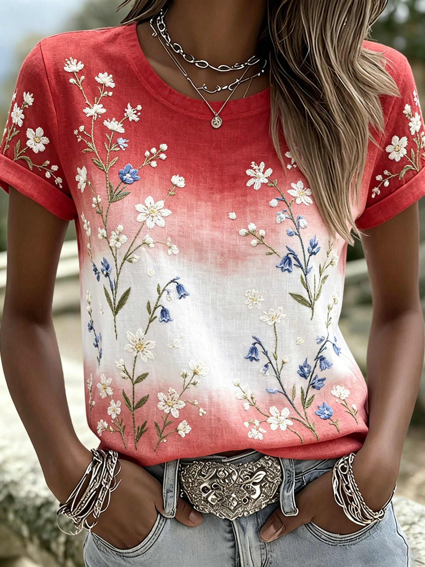 Damen-T-Shirt mit Edelweiß-Print und kurzen Ärmeln in Schweizer Optik