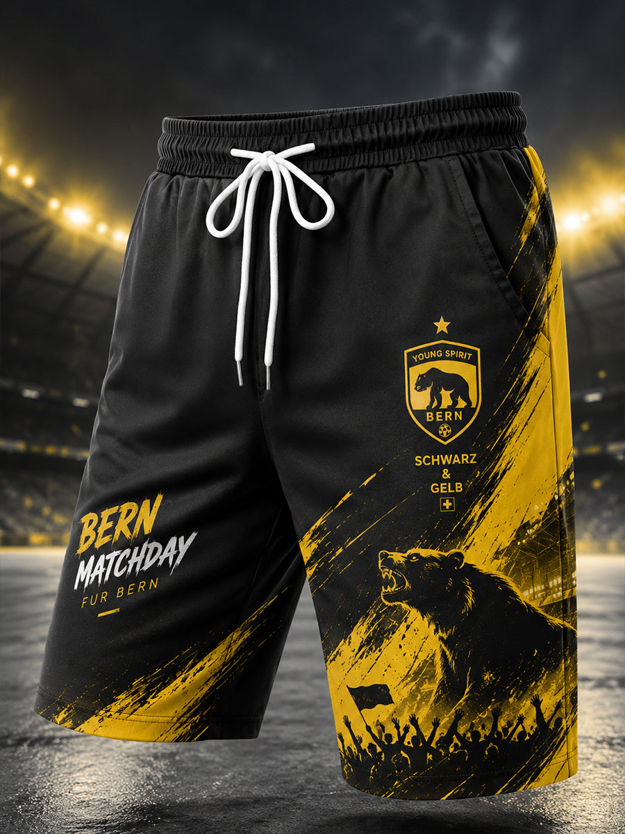 Sportliche Shorts mit fußballinspiriertem Print für Herren