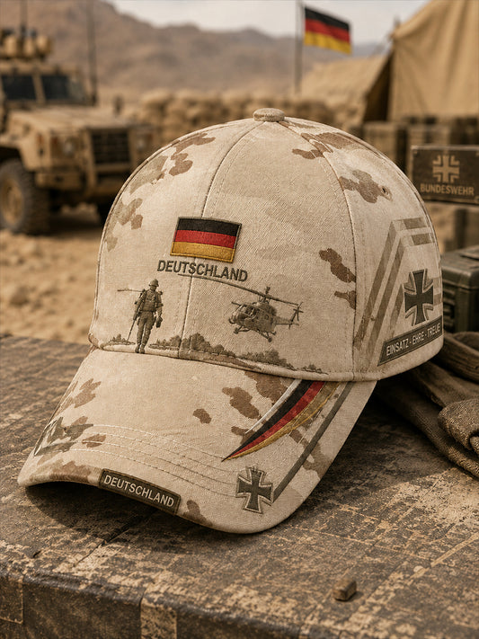 Hut mit Militär druck im Vintage-Stil